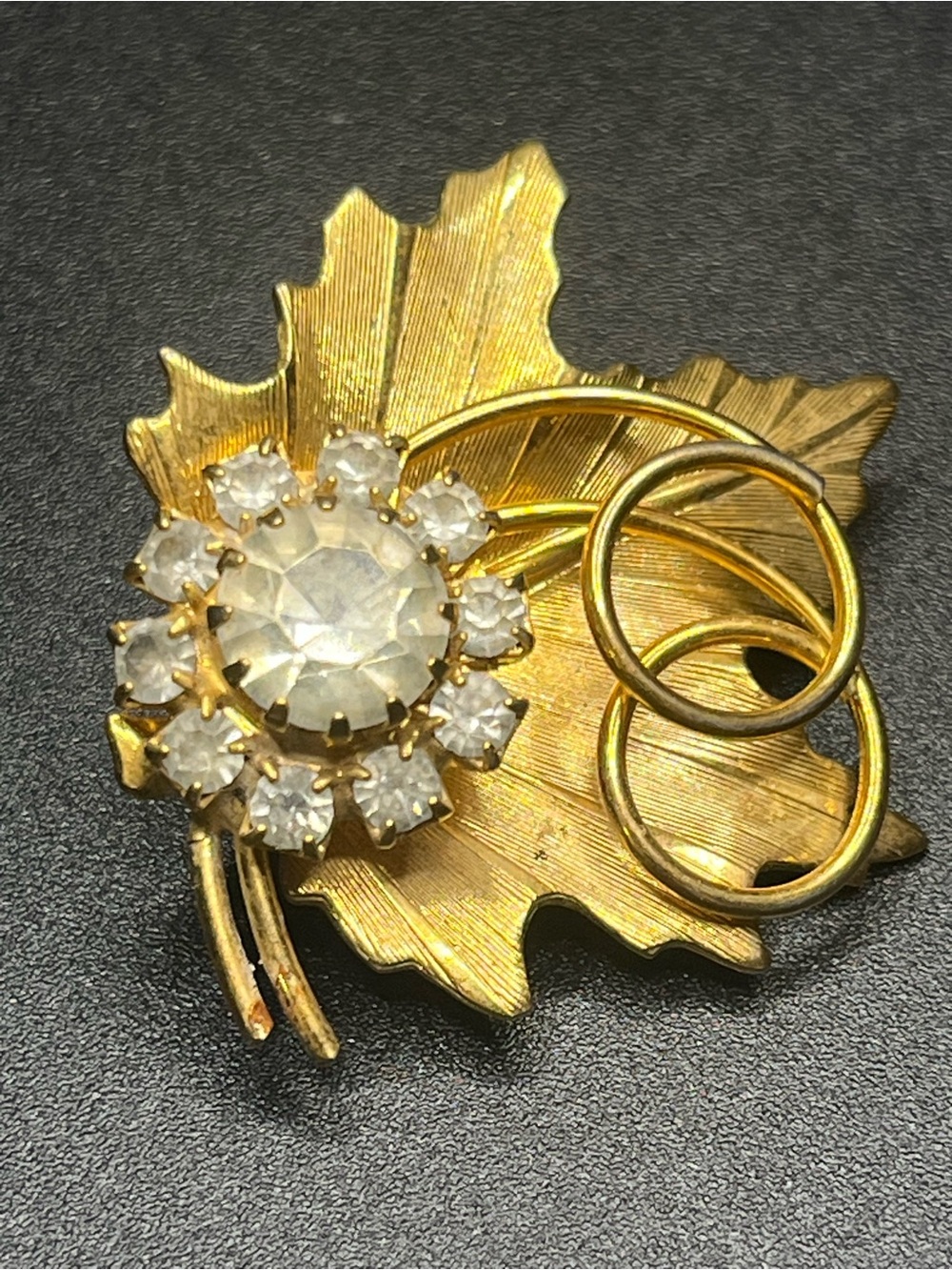 Vintage 1950s Gold Tone Leaf Clear Rhinestone Flower Brooch